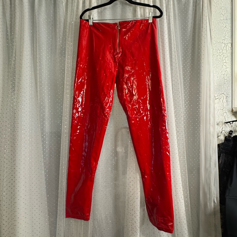 Mary Wyatt red zip front pants